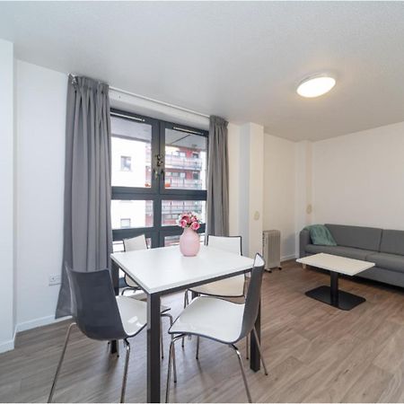 Apartament Joivy Affordable 3,4,5 And 12 Bed Private Flats Next To Royal Mile (Adults Only) Edynburg Zewnętrze zdjęcie